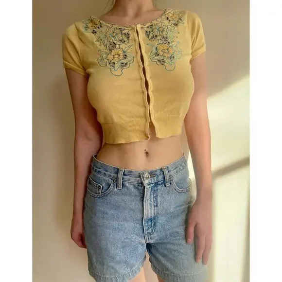 Floral Embroidered Clasp Cardigan - Picture 1 of 5